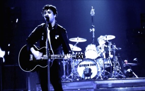 绿日乐队 Green Day: Awesome as Fuck 2011 日本演唱会实况《ISO 19.16G》