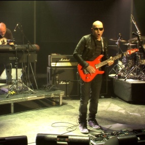 Joe Satriani - Satchurated Live in Montreal 2012《BDMV 41.4G》