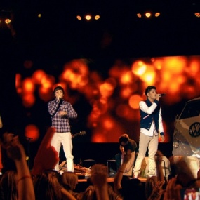 One Direction 单向乐队 - Up All Night The Live Tour 2012《BDMV 19.6G》