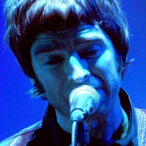 绿洲乐队 2005年曼彻斯特现场 Oasis: Lord Don't Slow Me Down + Live in Manchester 2007《BDMV 44.50》