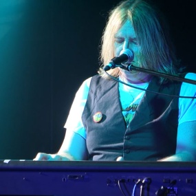 唐恩奥茨 进一步的冒险之旅 演唱会 Down 'N' Outz The Further Live Adventures Of 2016《BDMV 19.8G》