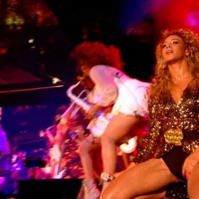 碧昂丝 Beyonce - Live at Glastonbury 2011《HDTV TS 30.9G》