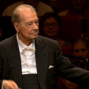 贝多芬交响曲全集 Rafael Frühbeck de Burgos - Beethoven Symphonies 1-9 《BDMV 3碟 118G》