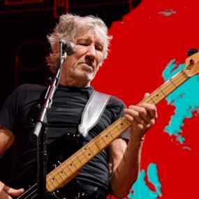 Roger Waters (ex. Pink Floyd) - Us + Them 2020《BDMV 41.6G》