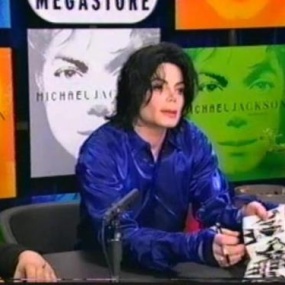 迈克尔.杰克逊 - 2001年纽约无敌签售会(DVD/ISO/4.35G)