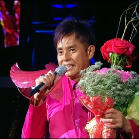 谭咏麟 – 再度感动2010演唱会 Kalaoke 三音轨(DVD ISO 7.65G)