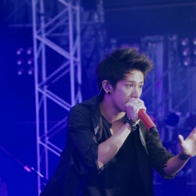 ONE OK ROCK 2014 “Mighty Long Fall at Yokohama Stadium