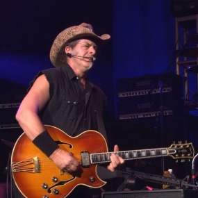 Ted Nugent Motor City Mayhem - The 6,000th Concert 2008 Blu-ray AVC 1080i DTS-HD MA 5.1《BDMV 22.1G》