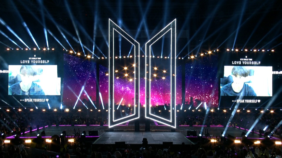 BTS - World Tour at Wembley Stadium (4)