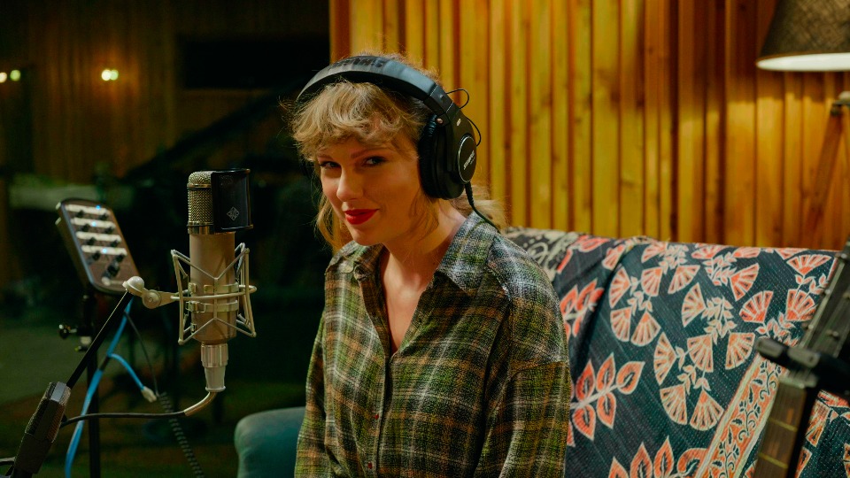 Taylor Swift - Folklore The Long Pond Studio Sessions 2020 4