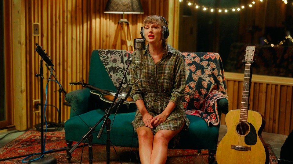Taylor Swift - Folklore The Long Pond Studio Sessions 2020 5