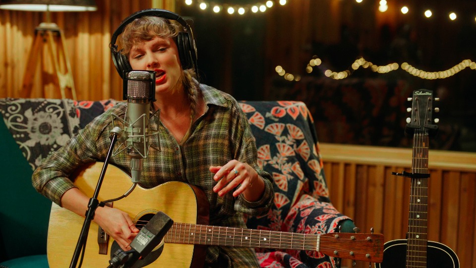 Taylor Swift - Folklore The Long Pond Studio Sessions 2020 6
