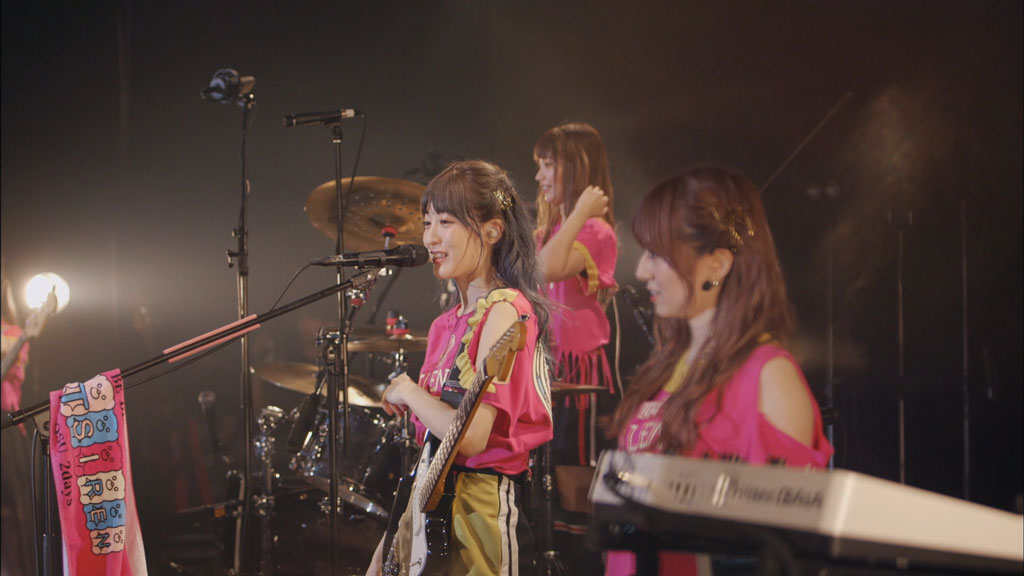 SILENT SIREN Sワールドツアー写真集